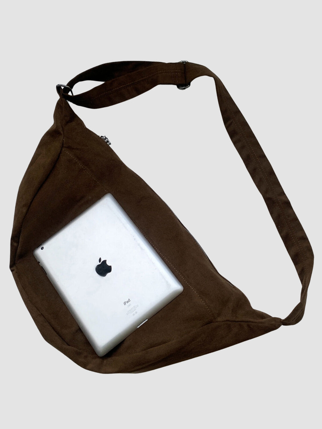 Reynalyn | Women’s medium shoulder bag with zipper closure and adjustable strap