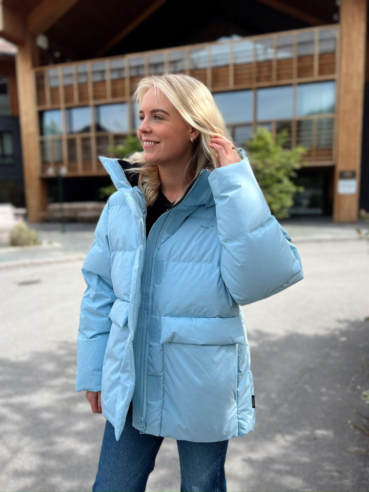 Kelwyn | Women’s mid-length winter jacket with an oversized structured silhouette