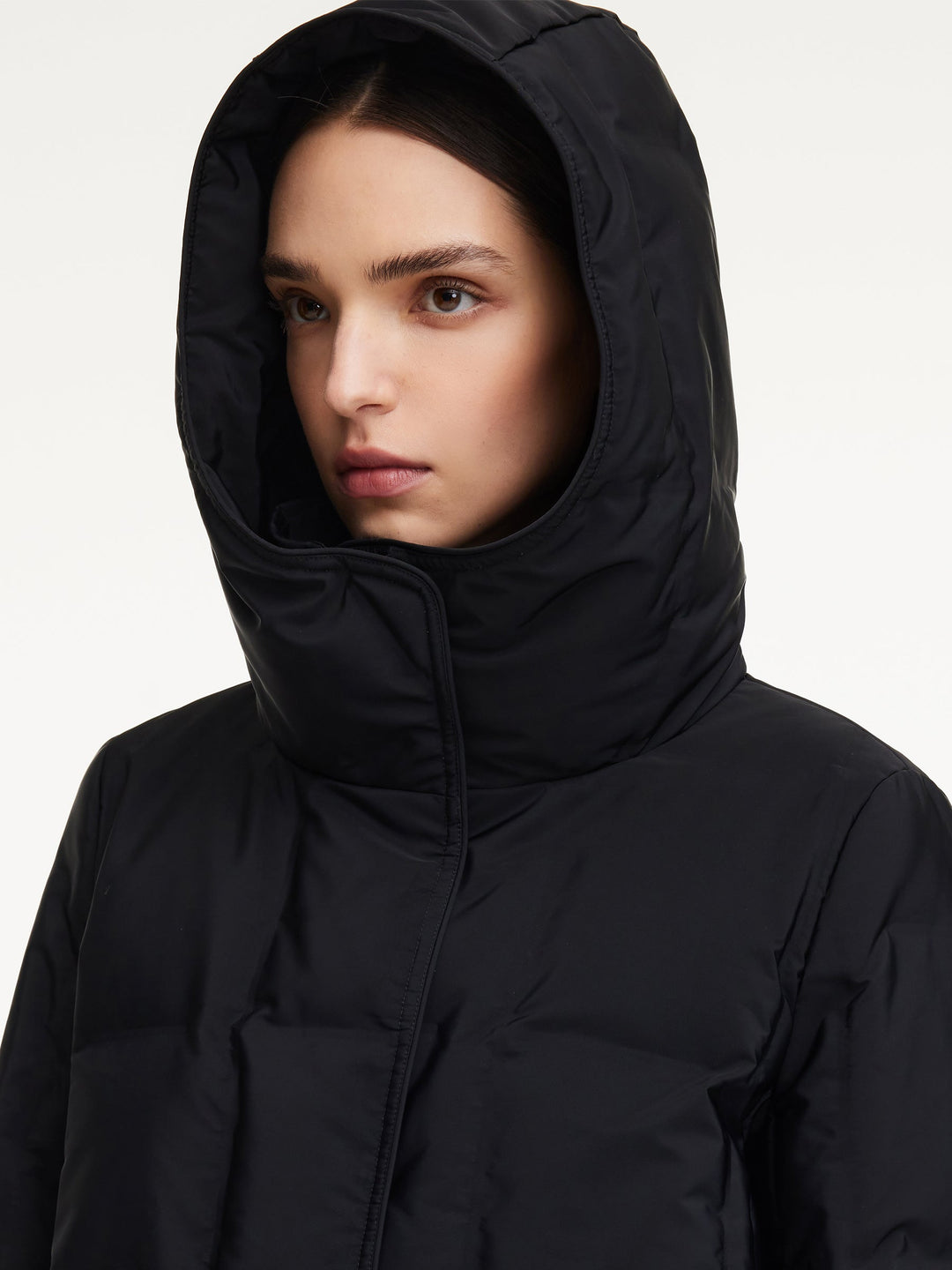 Saanvi | Women’s short hooded puffer jacket with modern structured fit