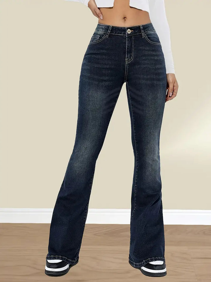 Zoe | Women’s slim flare jeans with modern cut and versatile style
