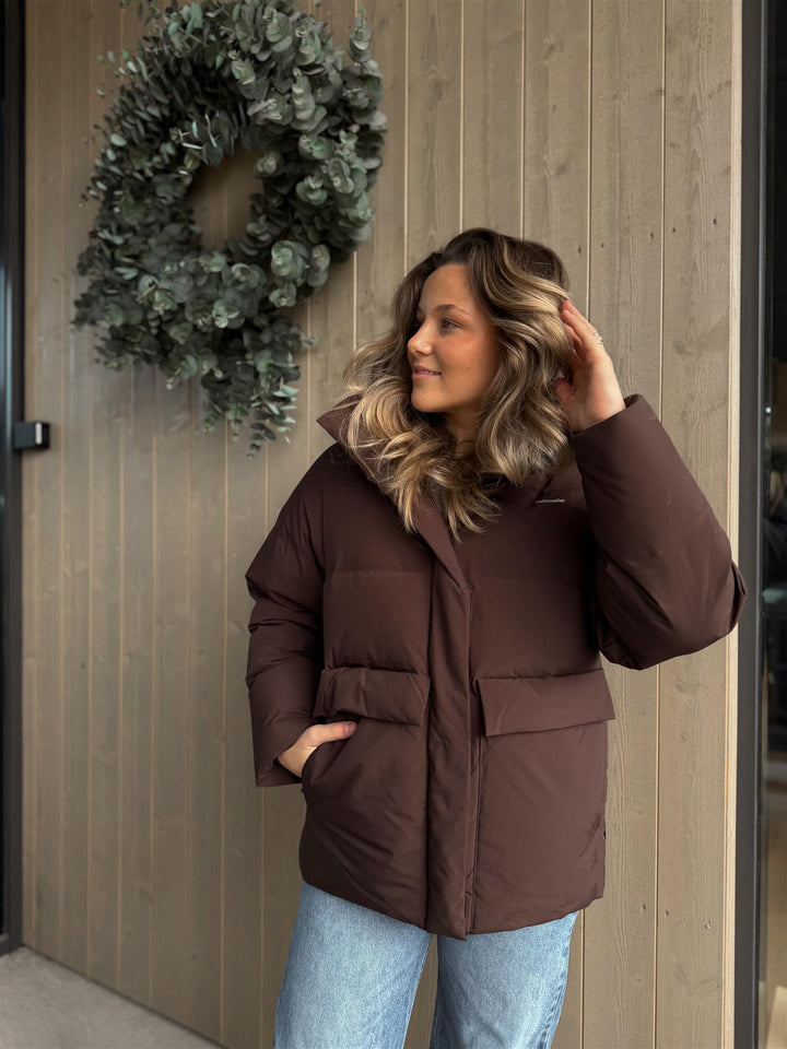 Fennah | Women’s hip-length jacket with quilted shaping and front pocket detailing