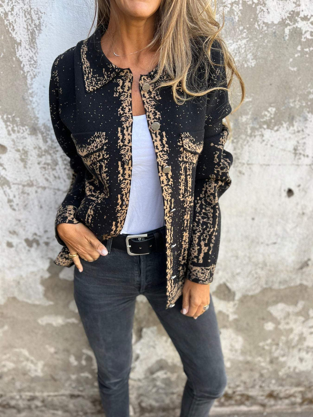 Alinah | Women’s textured knit jacket with buttons and chest pockets