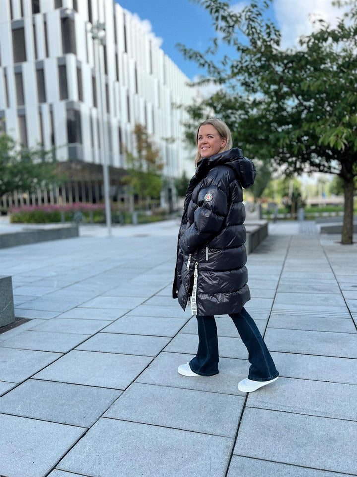 Aliya | Women’s long down puffer coat with hood and side-zip detailing