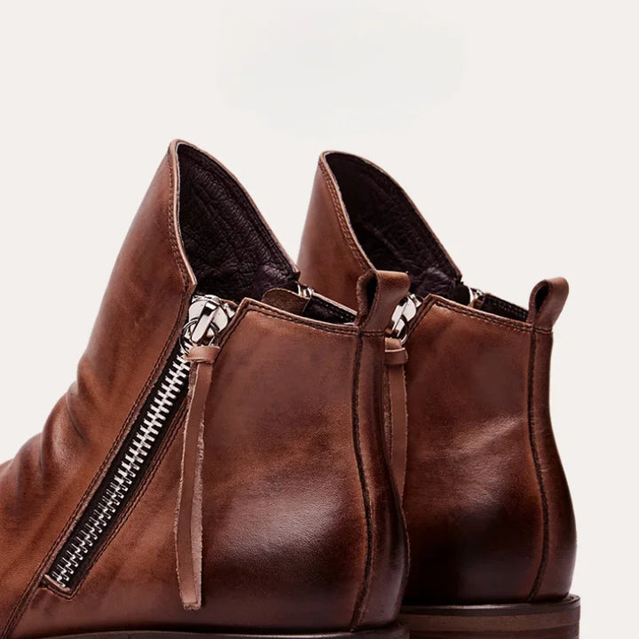 Bernardo | Men's boots with sleek shape