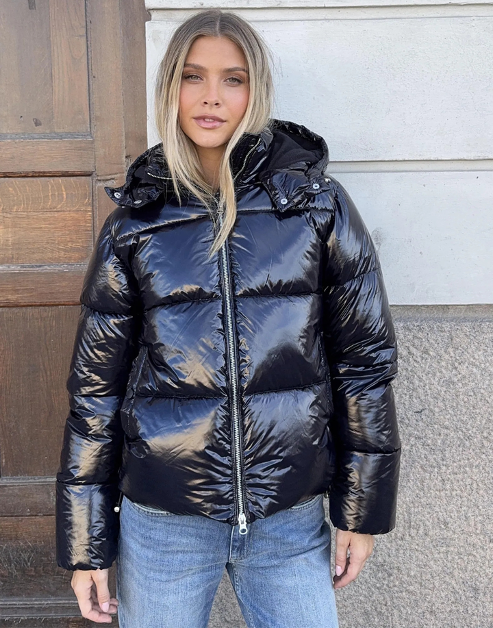 Kora | Women’s glossy puffer jacket with hood