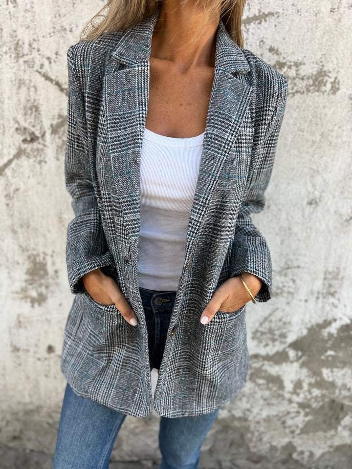 Vivi | Women’s stylish checkered jacket with tailored fit and practical pockets