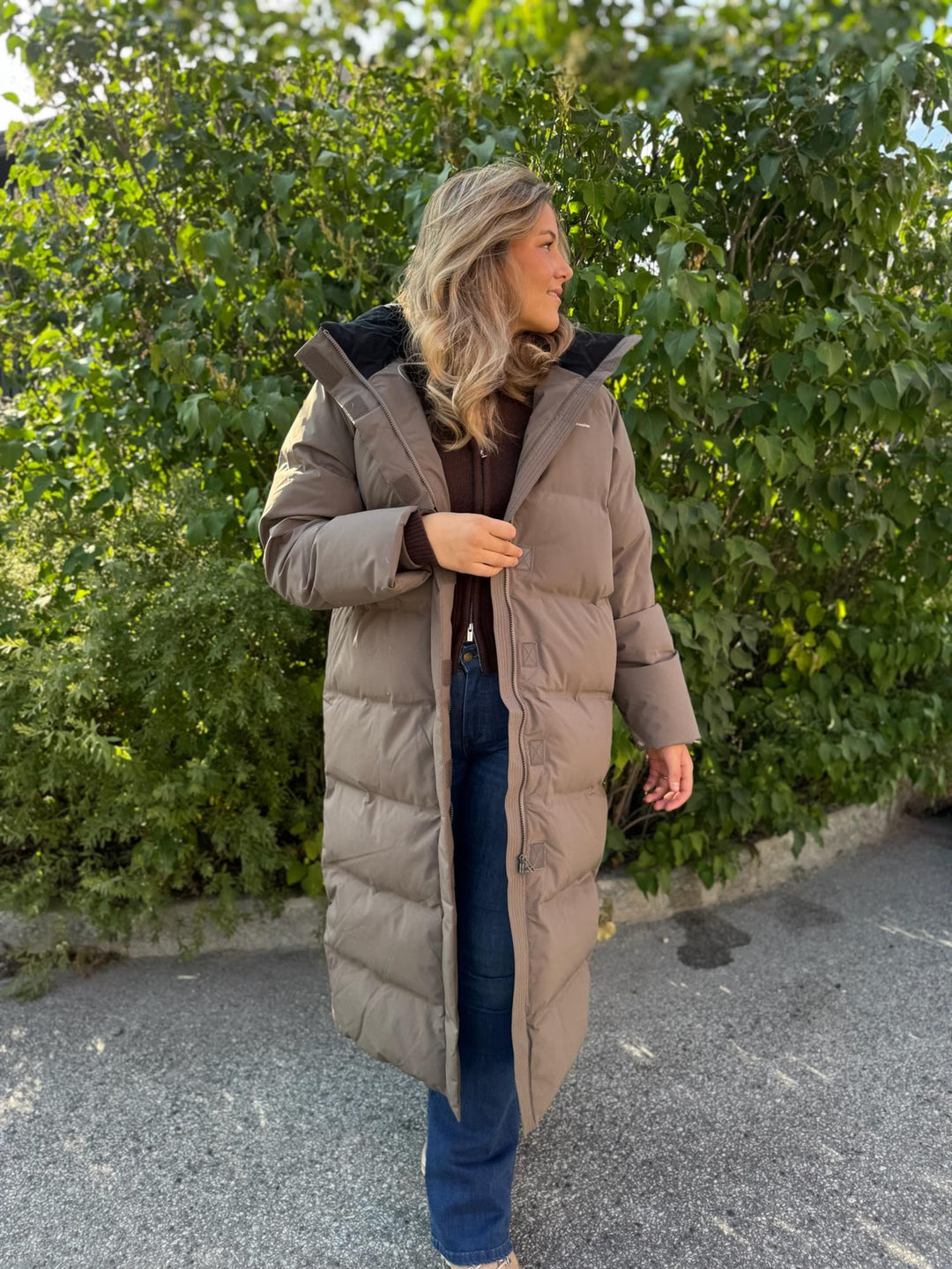 Aiza | Women’s long winter jacket with a refined midi-length silhouette