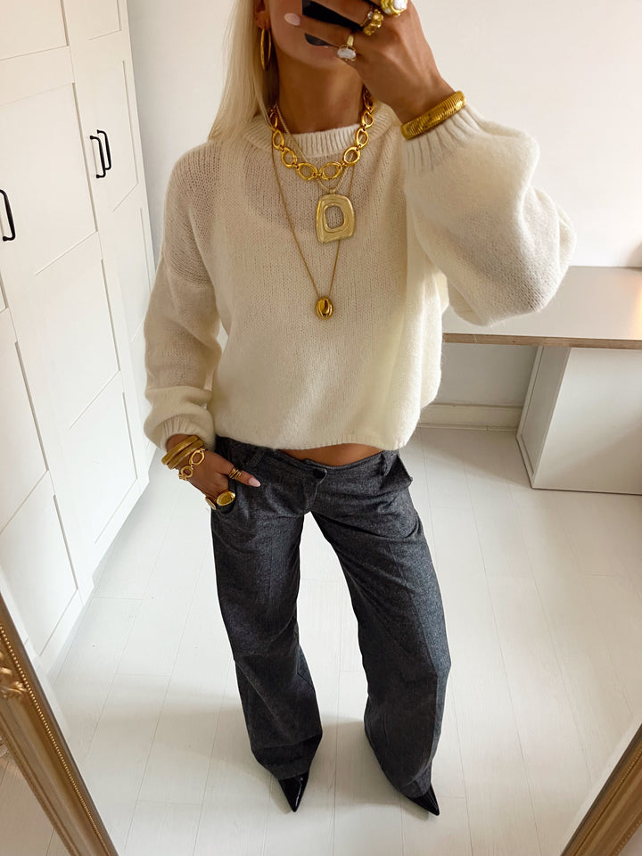 Lily | Women’s knit sweater with round neck and balloon sleeves