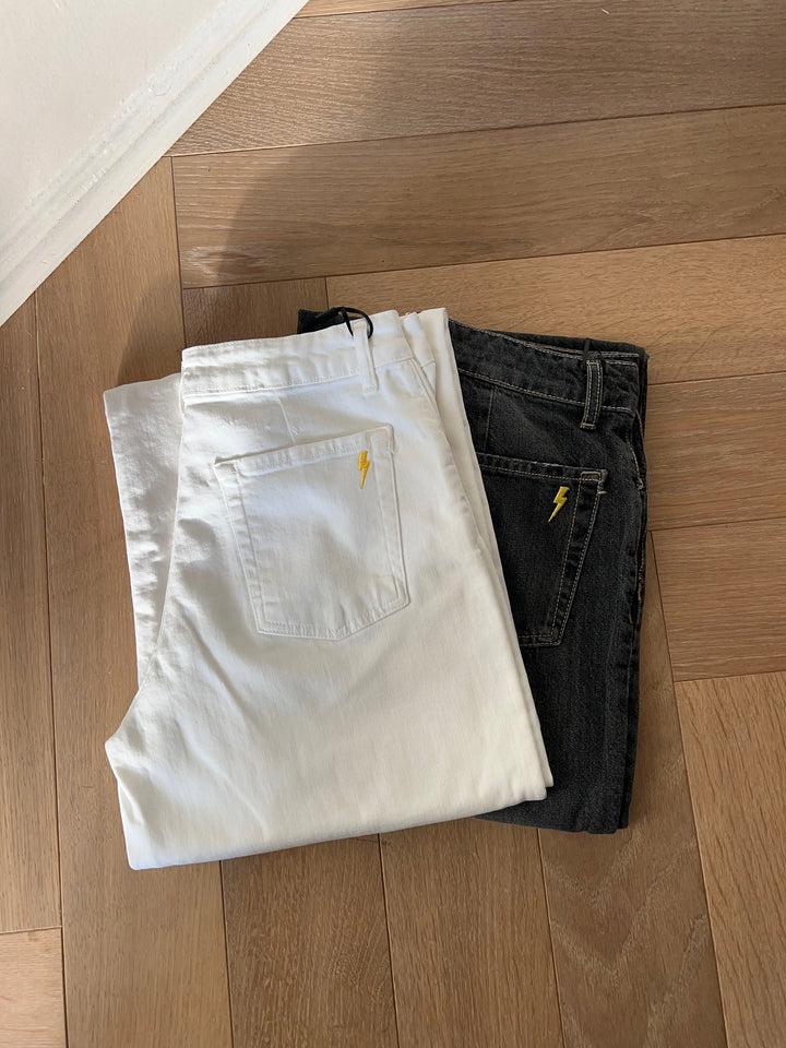 Tania | Women’s jeans with back zip detail and loose fit
