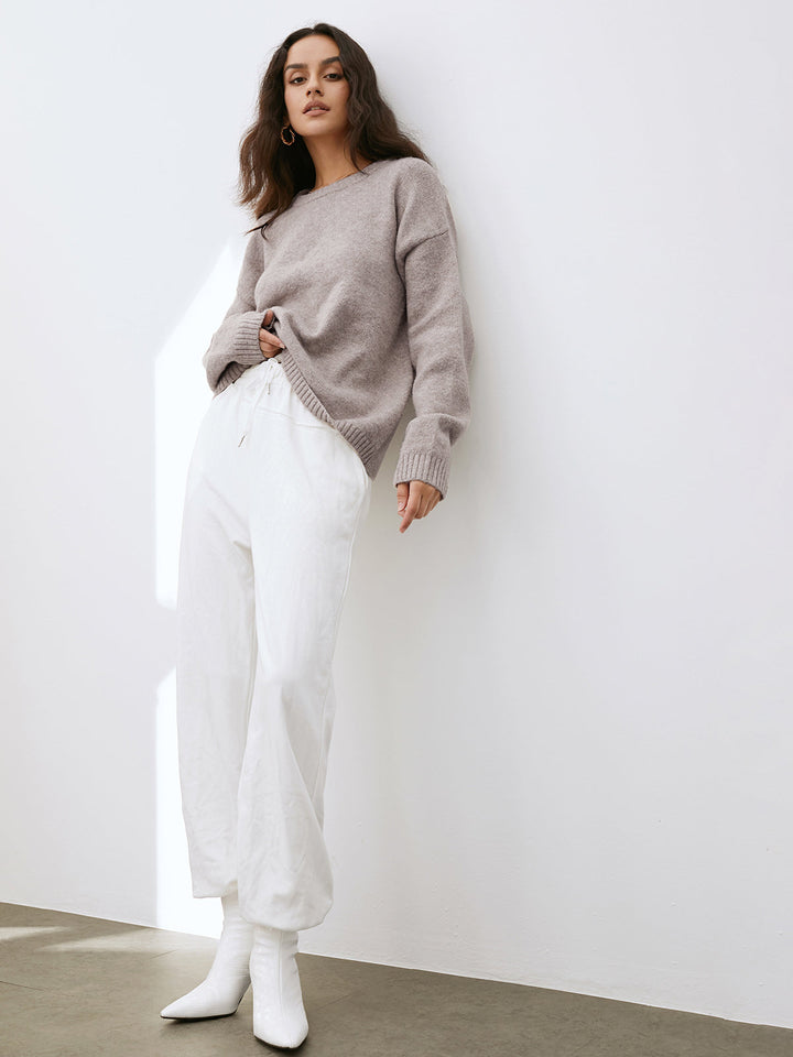 Dawn | Women’s knitted sweater with round neckline and ribbed accents