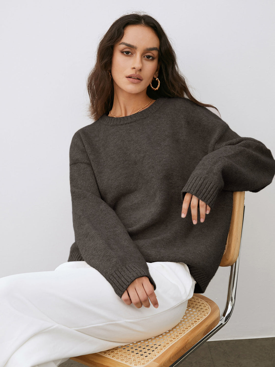 Dawn | Women’s knitted sweater with round neckline and ribbed accents