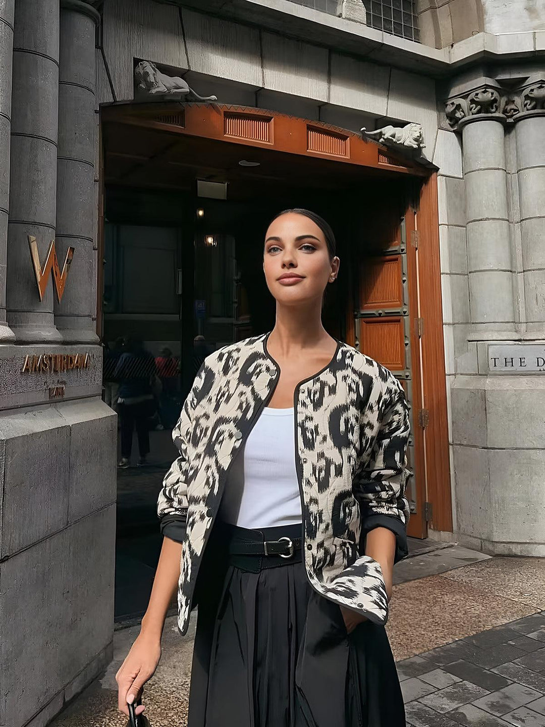 Dinna | Women’s printed woven jacket with pockets and round neckline