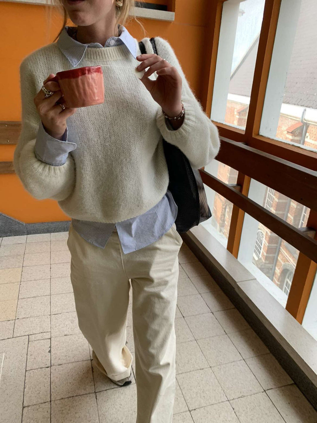 Lily | Women’s knit sweater with round neck and balloon sleeves