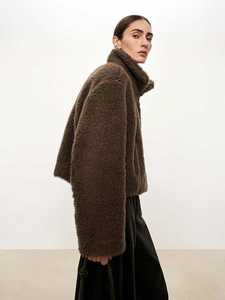 Ola | Women’s faux-fur zip jacket with a soft lapel collar and clean seasonal structure