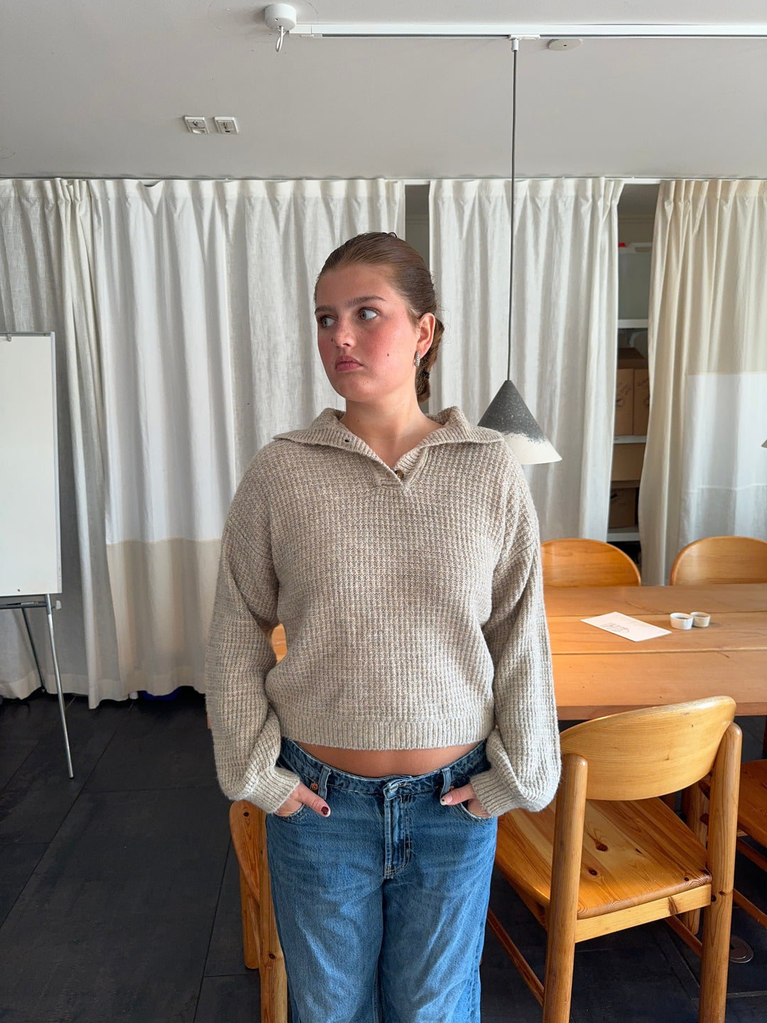 Nelly | Women’s knitted sweater with collar and long sleeves