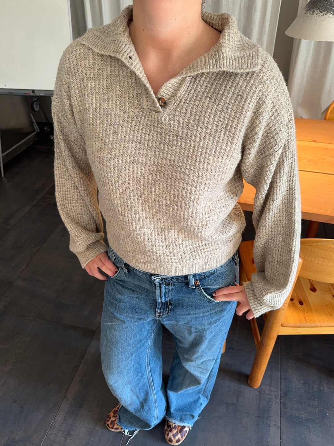 Nelly | Women’s knitted sweater with collar and long sleeves