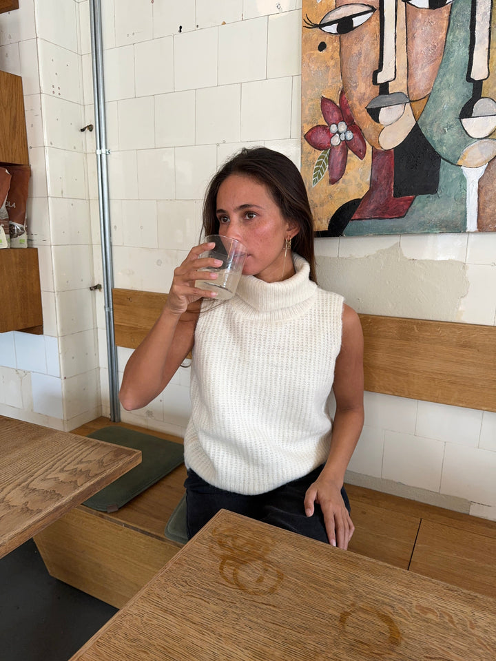 Fenella | Women’s knitted top with turtleneck and ribbed design
