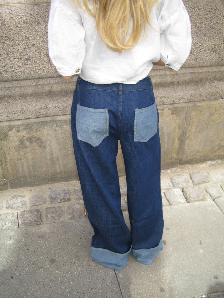 Deia | Women’s jeans with folded hem and oversized fit