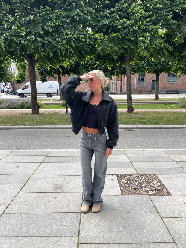Freya | Women’s straight-fit jeans with star detail and mid-waist