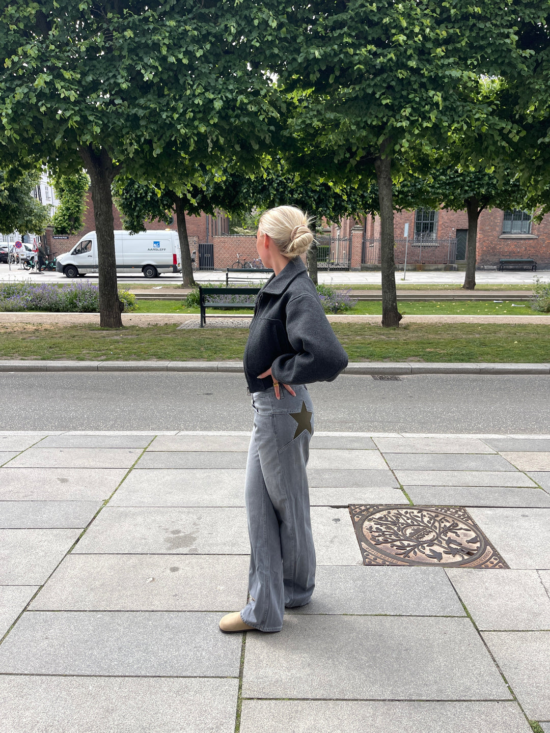 Mindy | Women’s jeans with star accents and straight fit