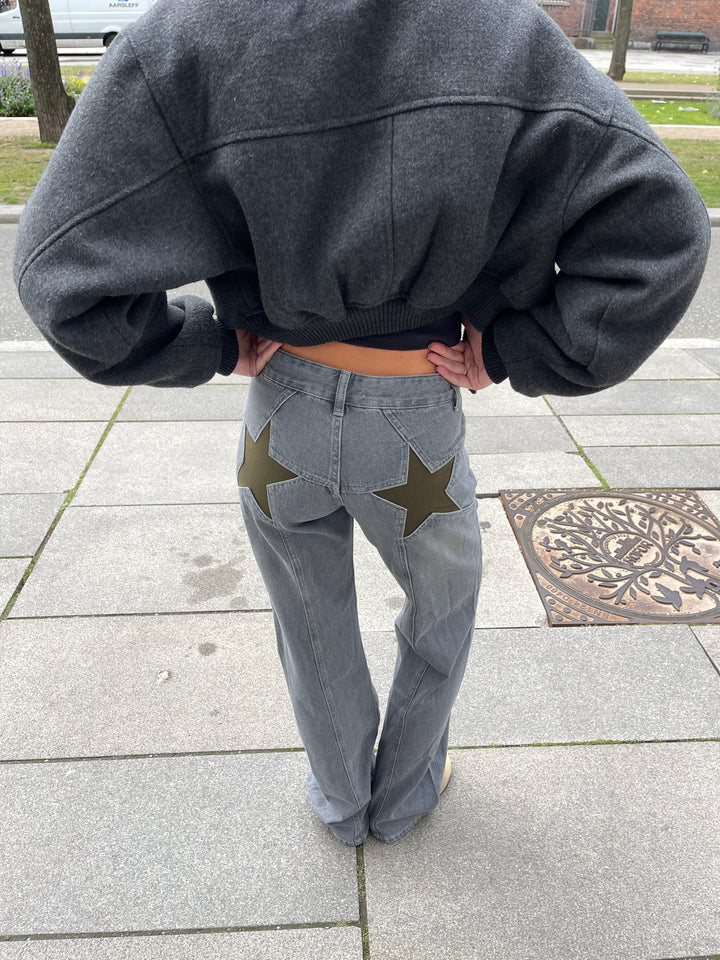 Freya | Women’s straight-fit jeans with star detail and mid-waist