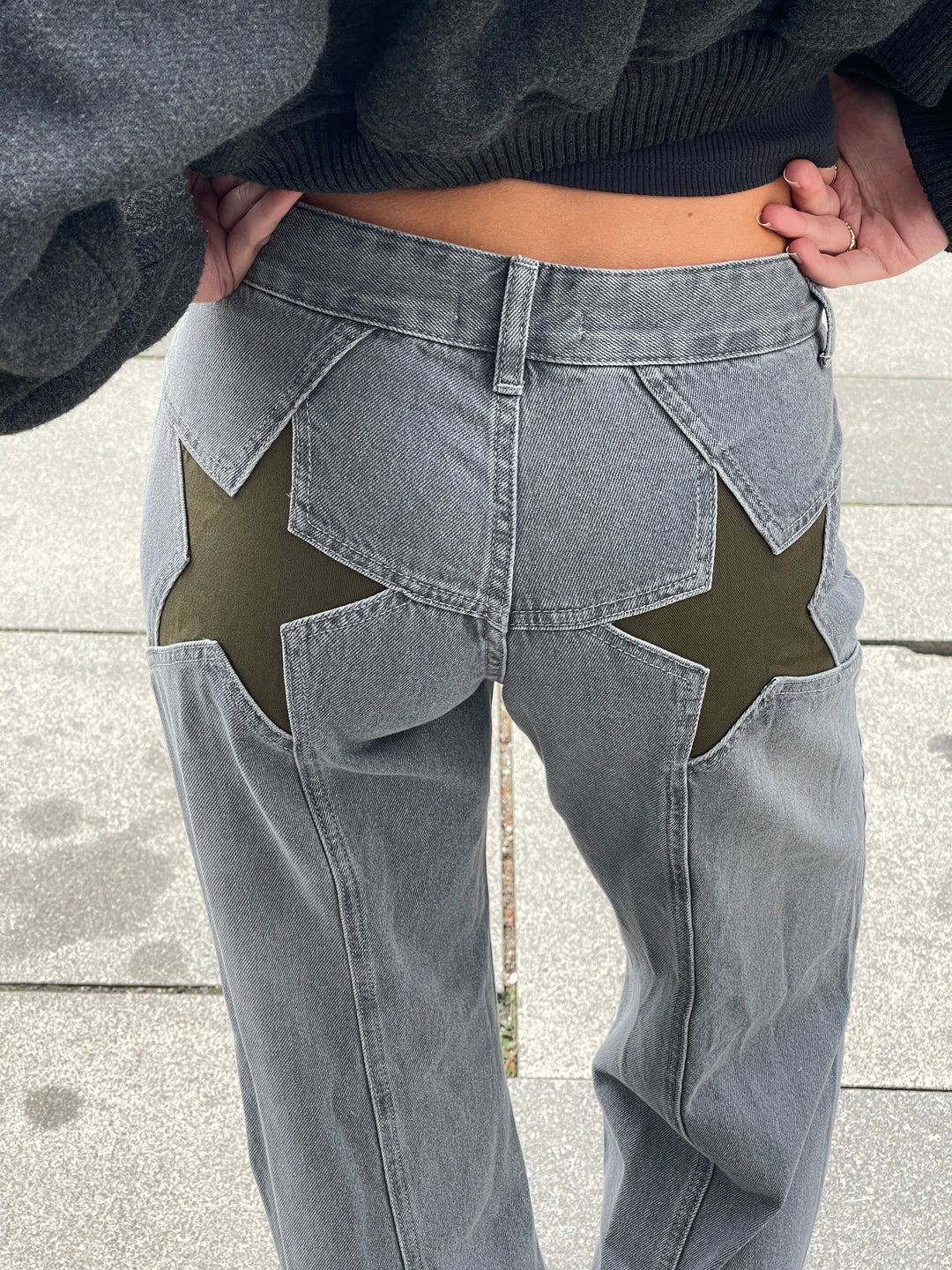Mindy | Women’s jeans with star accents and straight fit