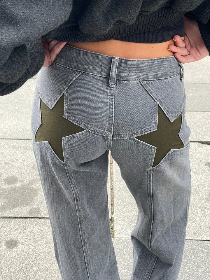 Mindy | Women’s jeans with star accents and straight fit