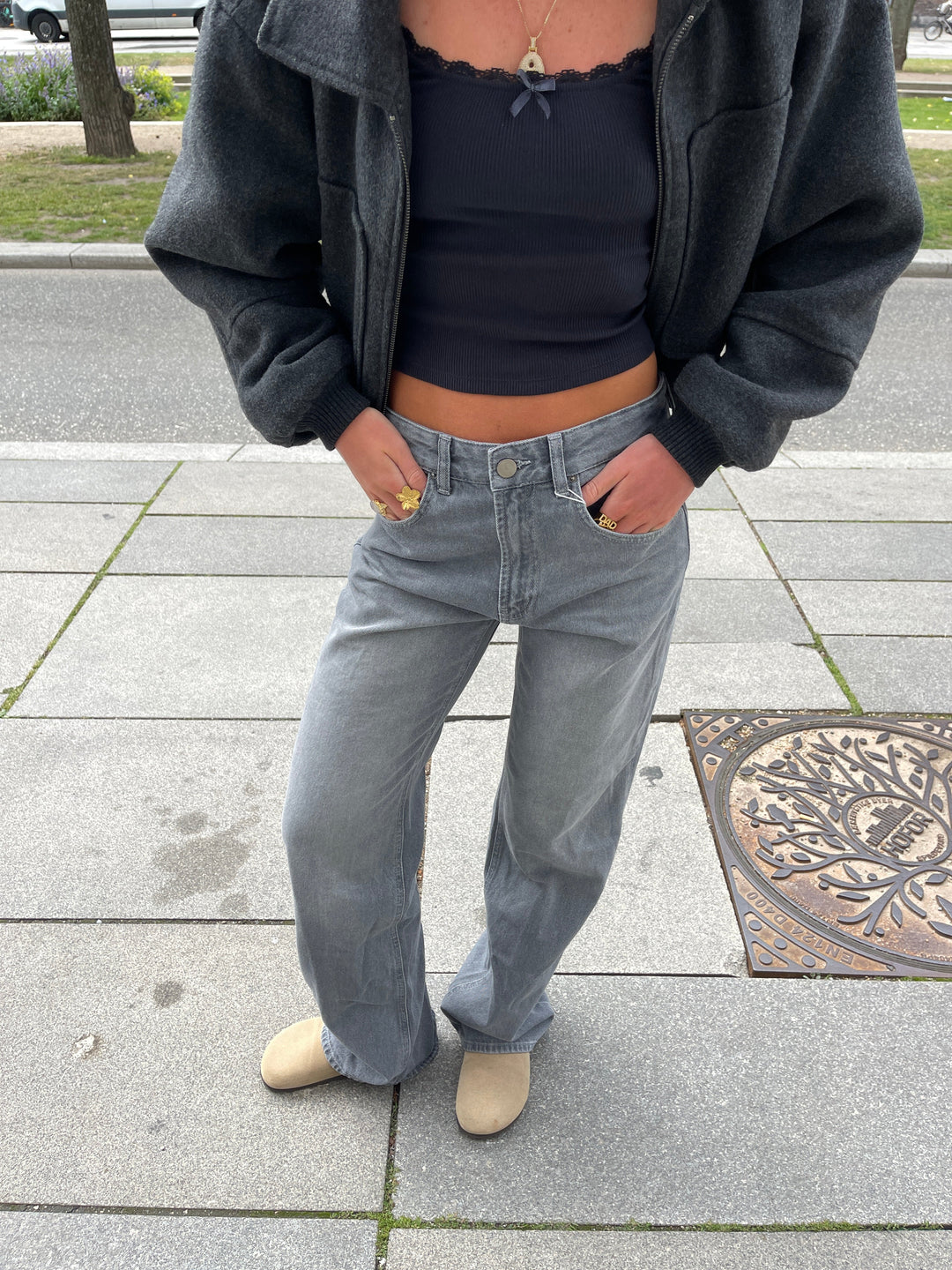 Mindy | Women’s jeans with star accents and straight fit