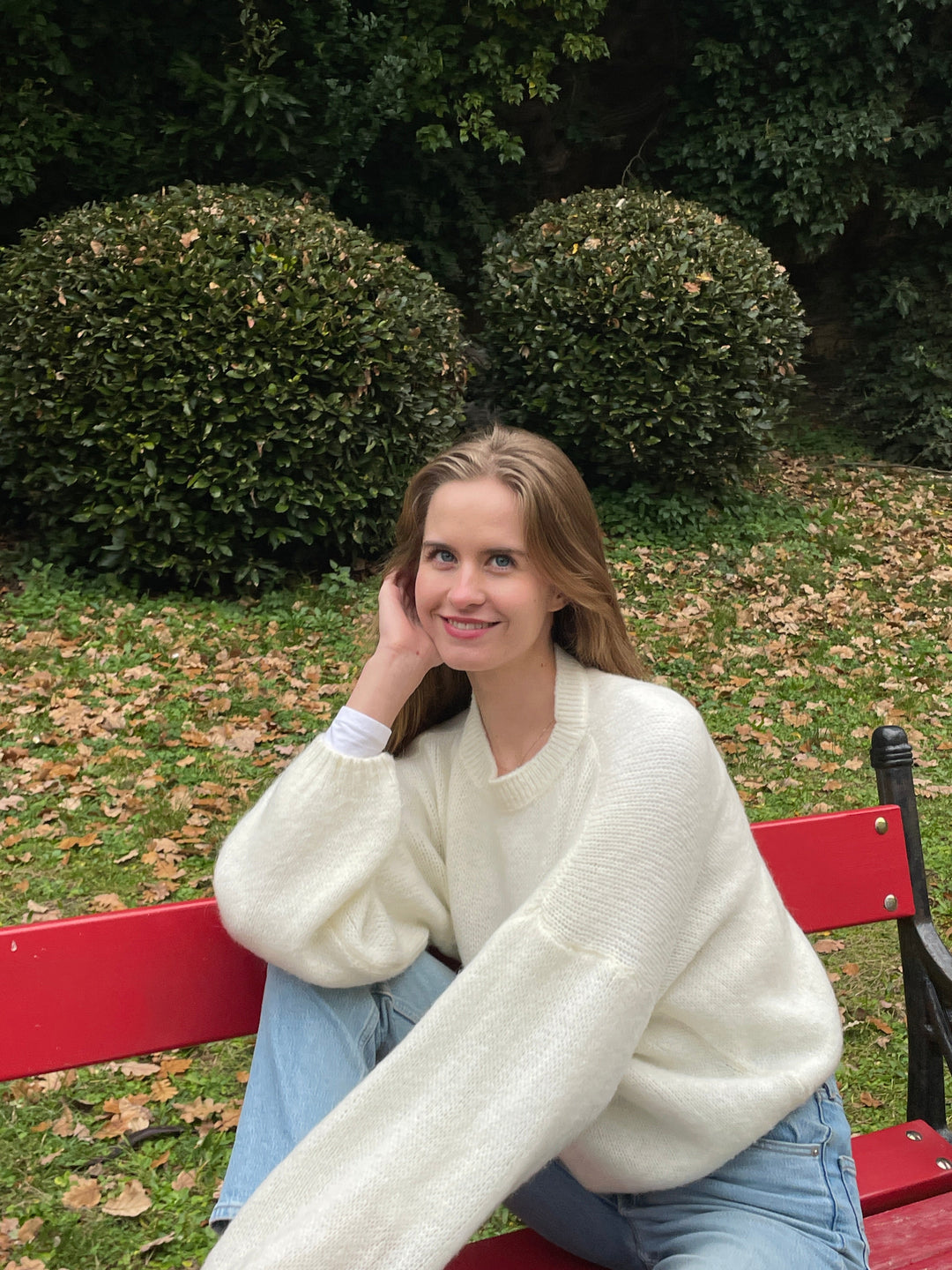 Lily | Women’s knit sweater with round neck and balloon sleeves