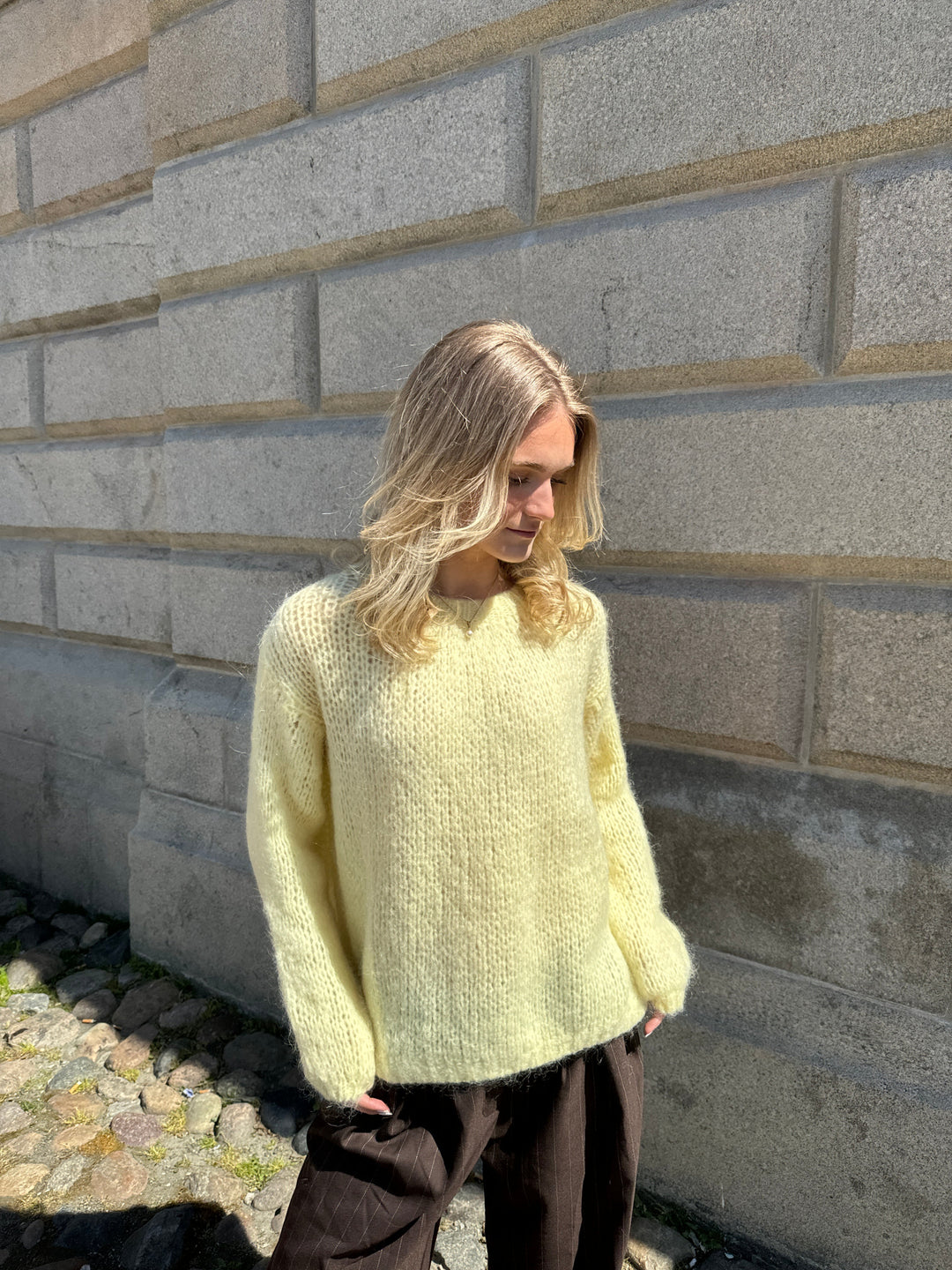 Jenny | Women’s oversized knit sweater with round neck and draped silhouette