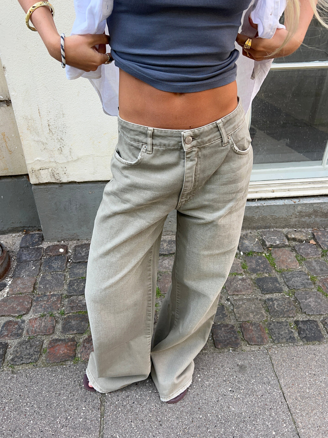 Naya | Women’s wide-leg jeans with baggy fit and versatile waist