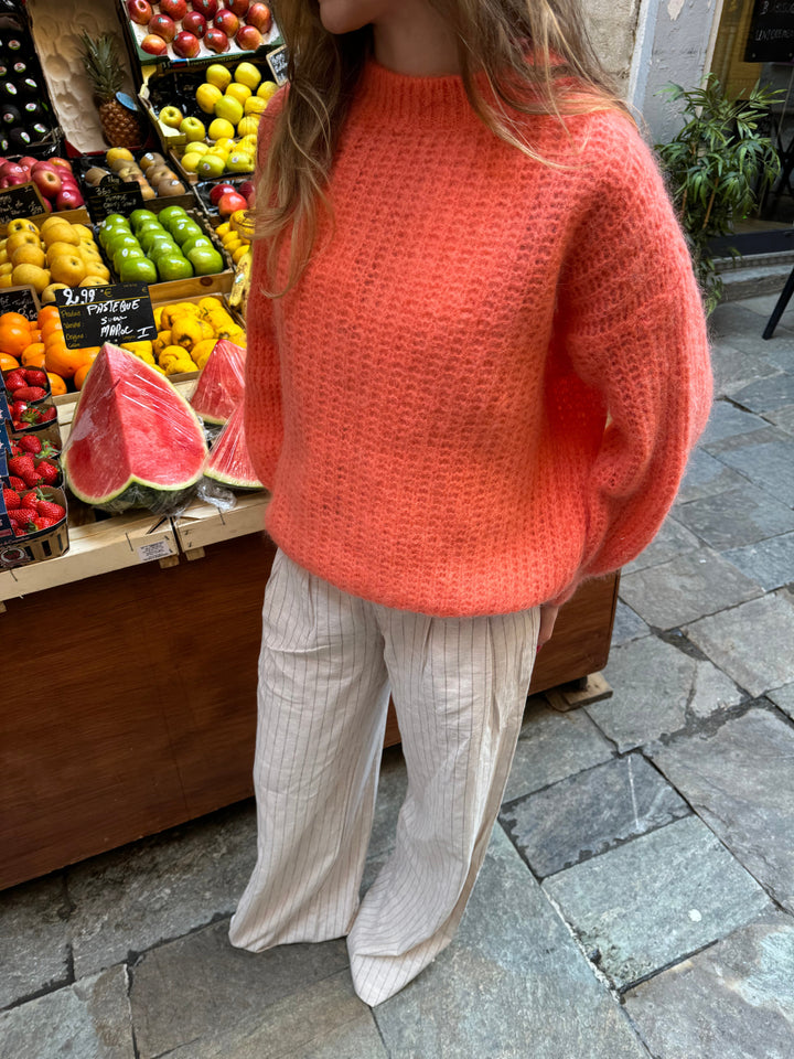 Elly | Women’s crewneck knit sweater with textured finish