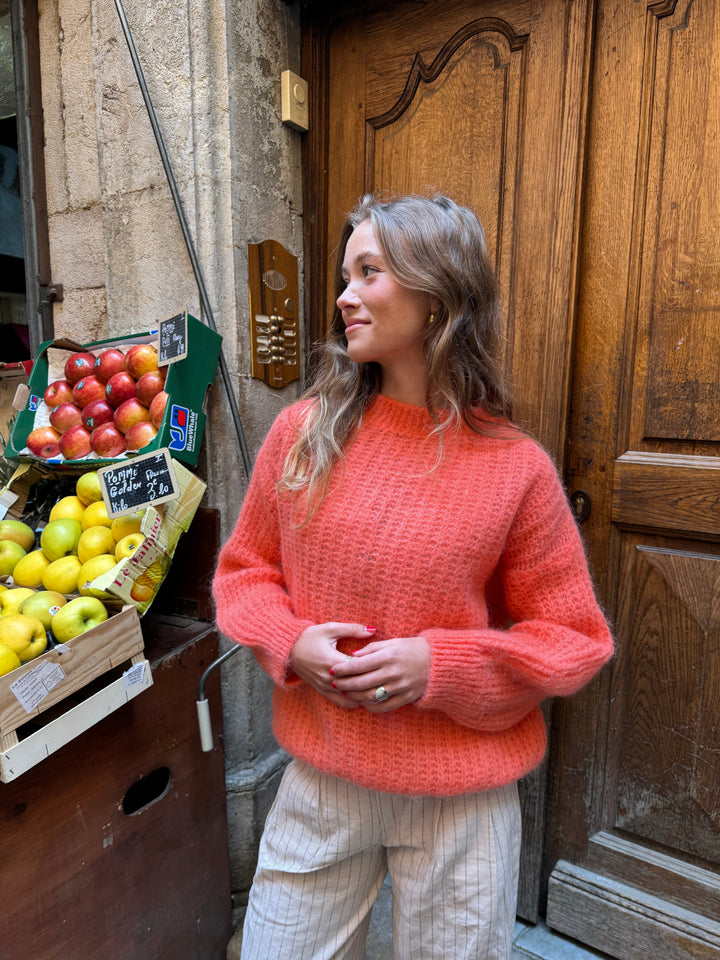 Elly | Women’s crewneck knit sweater with textured finish