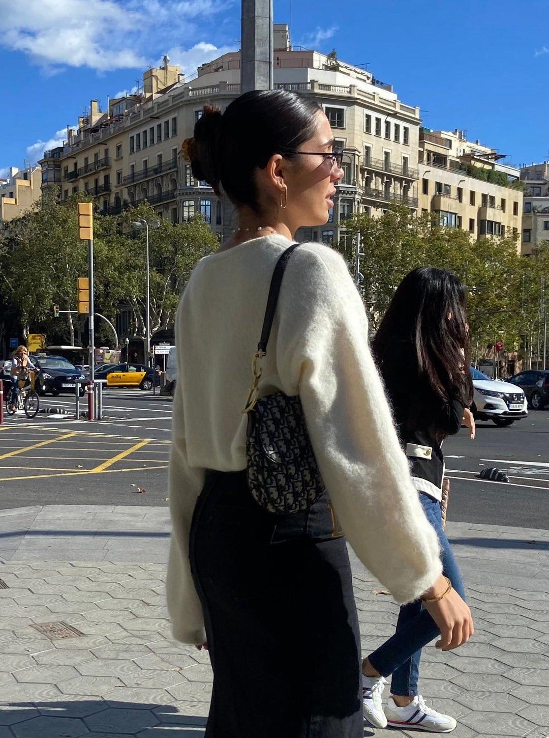 Kira | Women’s oversized knitted sweater with long sleeves