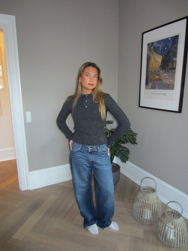Athena | Women’s jeans with low waist and loose fit