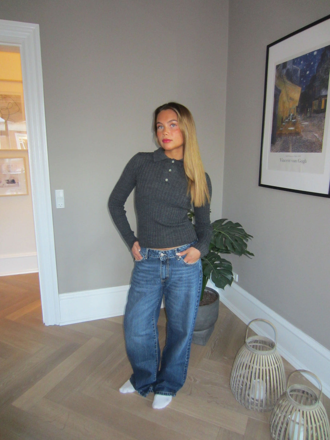 Athena | Women’s jeans with low waist and loose fit