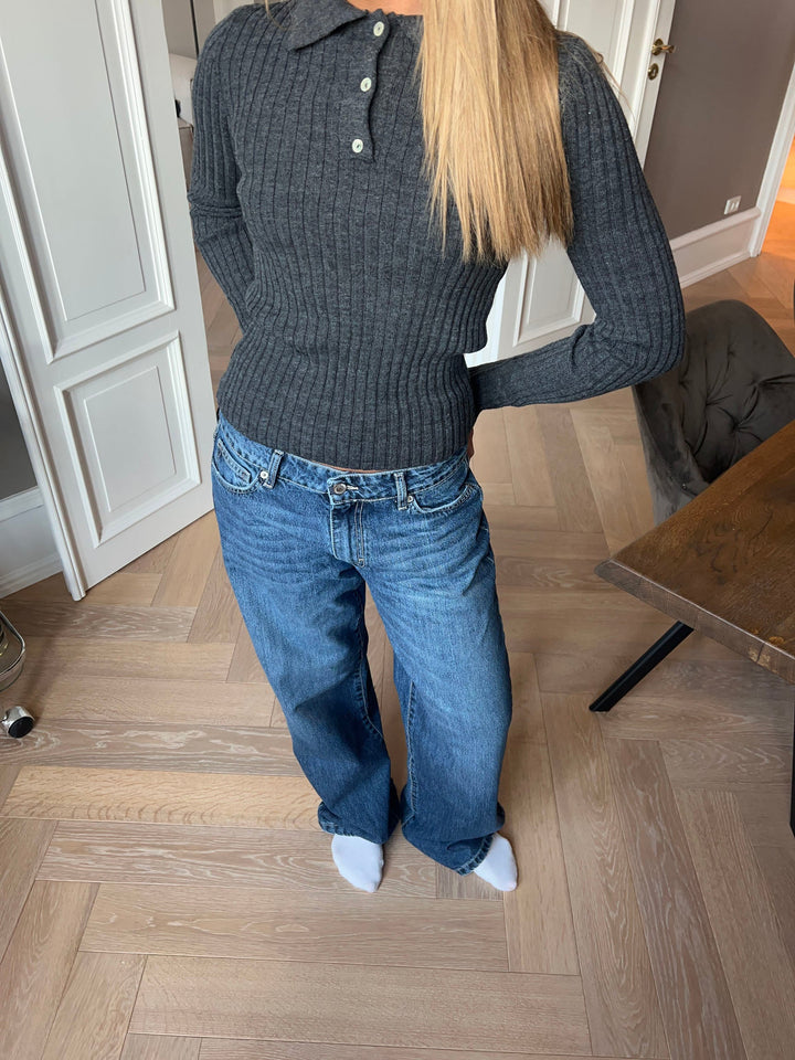Athena | Women’s jeans with low waist and loose fit