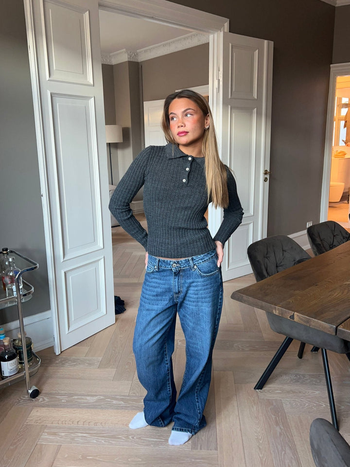 Athena | Women’s jeans with low waist and loose fit