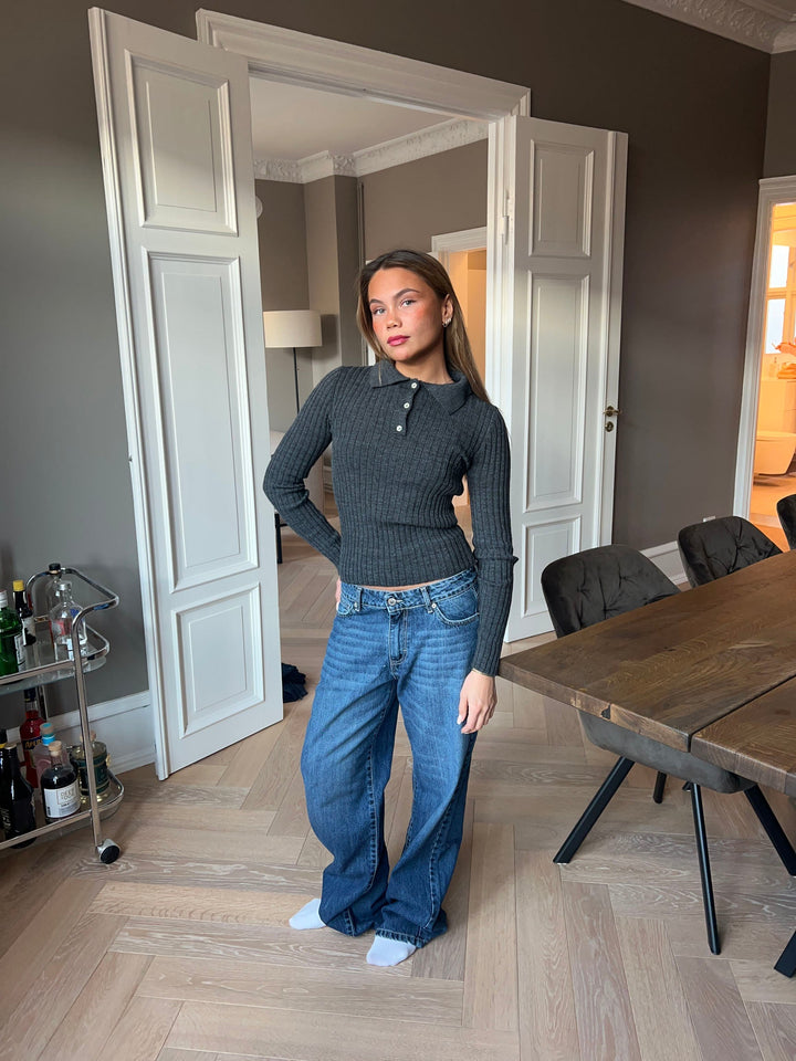 Athena | Women’s jeans with low waist and loose fit