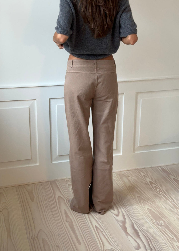 Noelle | Women’s straight-fit jeans with belt loops and hook closure