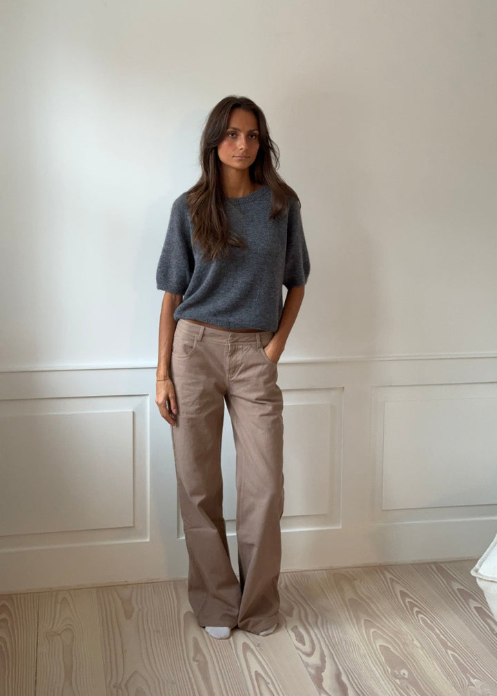 Noelle | Women’s straight-fit jeans with belt loops and hook closure