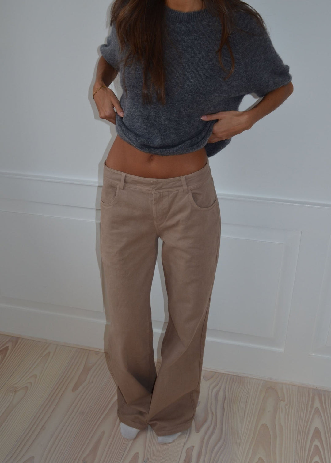 Noelle | Women’s straight-fit jeans with belt loops and hook closure