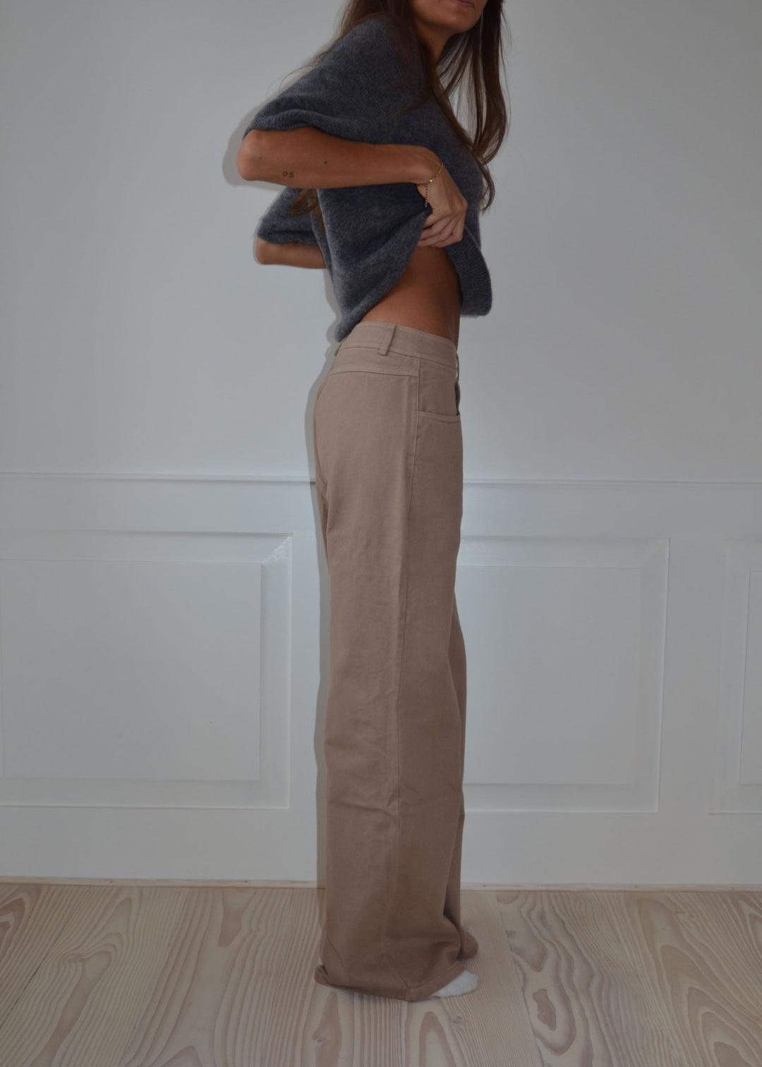 Noelle | Women’s straight-fit jeans with belt loops and hook closure