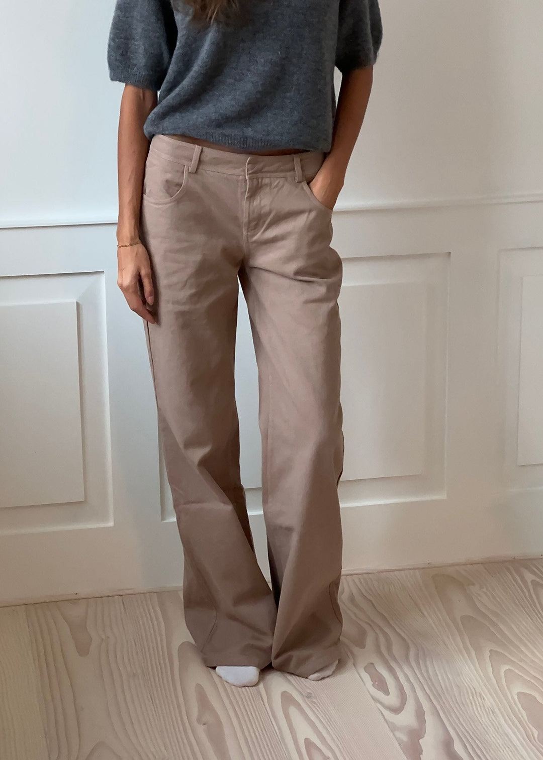 Noelle | Women’s straight-fit jeans with belt loops and hook closure