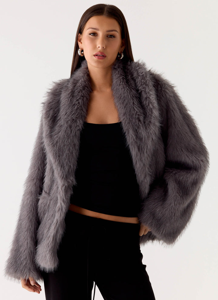 Julie | Women’s oversized faux fur jacket