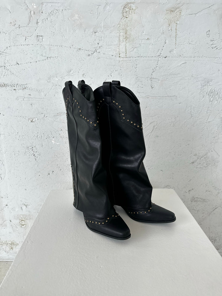 Alyssa | Women’s knee-high boots with gold accents and small heel