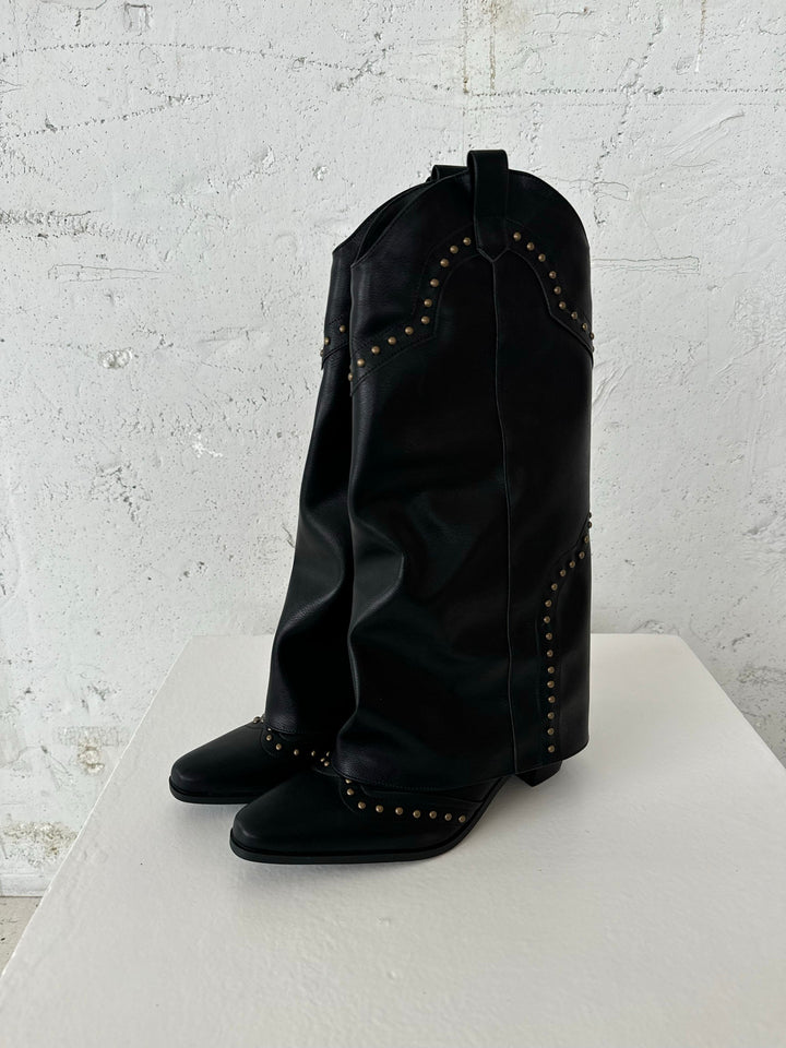 Alyssa | Women’s knee-high boots with gold accents and small heel