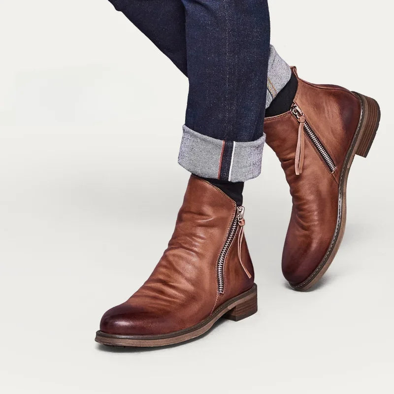 Bernardo | Men's boots with sleek shape
