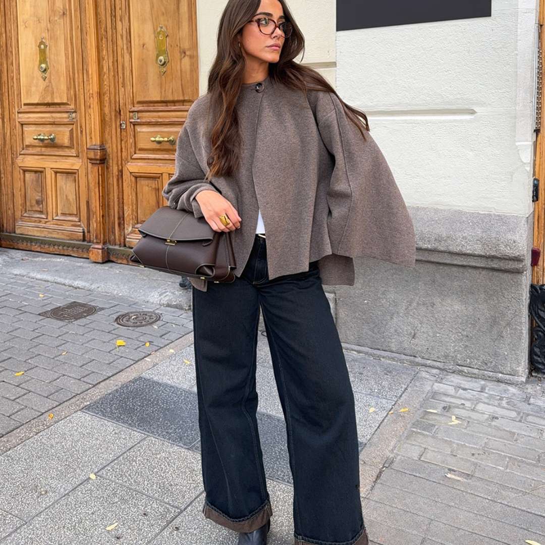 Shane | Women’s cape coat with asymmetrical cut and flowing shape