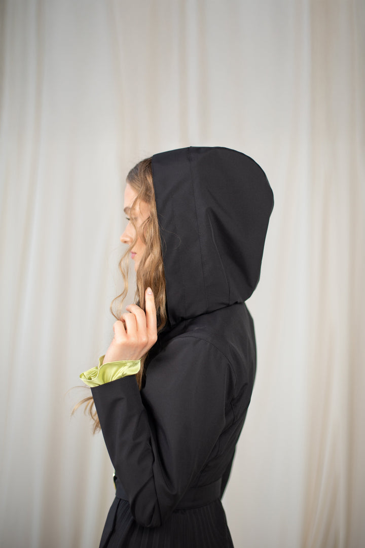 Brianna | Women’s single-breasted pleated trench coat with detachable hood